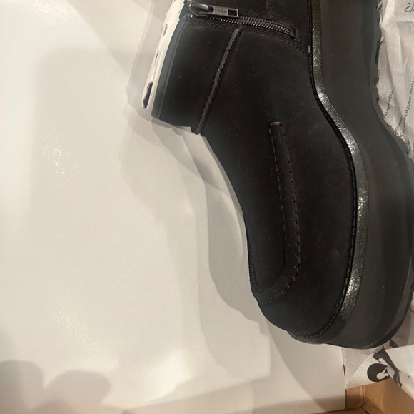 UGG boots - Picture 4 of 4